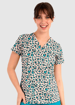 Maevn Prints Women's Curved V-Neck Pastel Leopard Print Top
