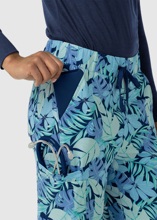 Wink Scrubs Women's Printed Breezy Palms  Double Cargo Scrub Pant