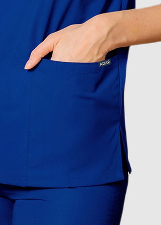 Free Embroidery Unisex V-Neck Three Pockets Nursing Scrub Top
