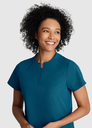 Barco One Women's  Flux 2-Pocket Banded Zip Collar Top