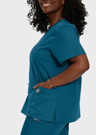 Free Embroidery Women's Double Pocket V-Neck Nursing Top