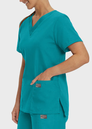 Free Embroidery Women's Double Pocket V-Neck Nursing Top