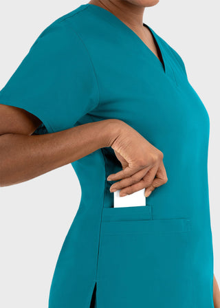 Maevn Core Women's Classic V-Neck Top