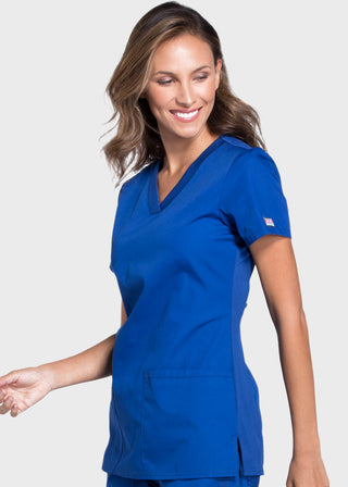 Cherokee Workwear Women's Contemporary Fit V-neck Top