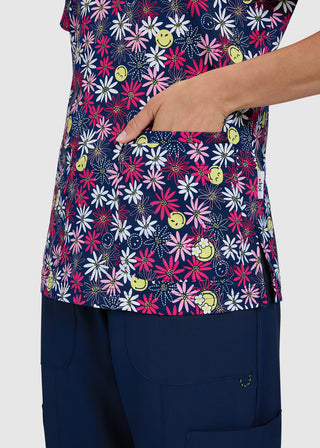 Koi SmileyWorld Adoring Women's Smile Daisy Print Scrub Top